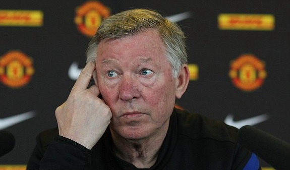 Sir Alex mong điều gì đó “ngu xuẩn” sẽ xảy ra với Man City
